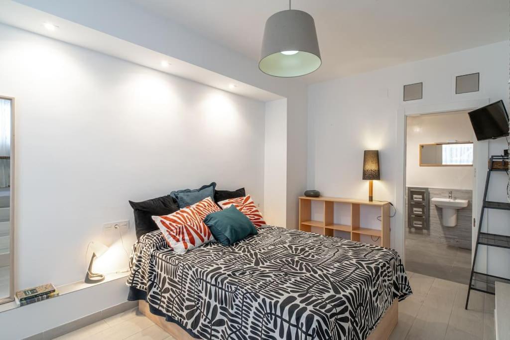 Loft De Diseno Cerca De La Playa - El Palo Apartment Malaga Luaran gambar